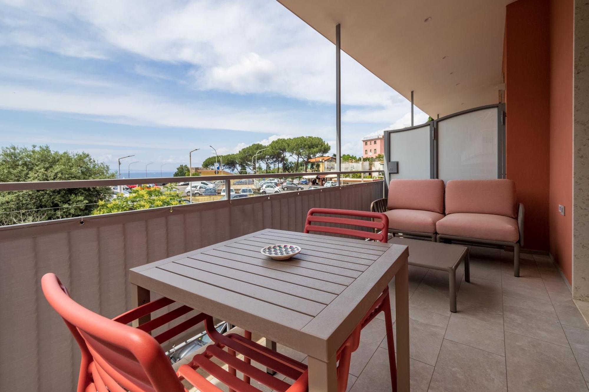 Appartamento Futura Funky House - De Vivo Realty *
